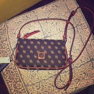 D&B leather crossbody purse!